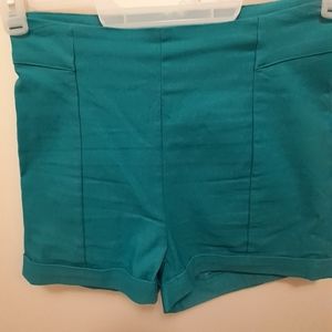 Hot & delicious turquoise shorts size M